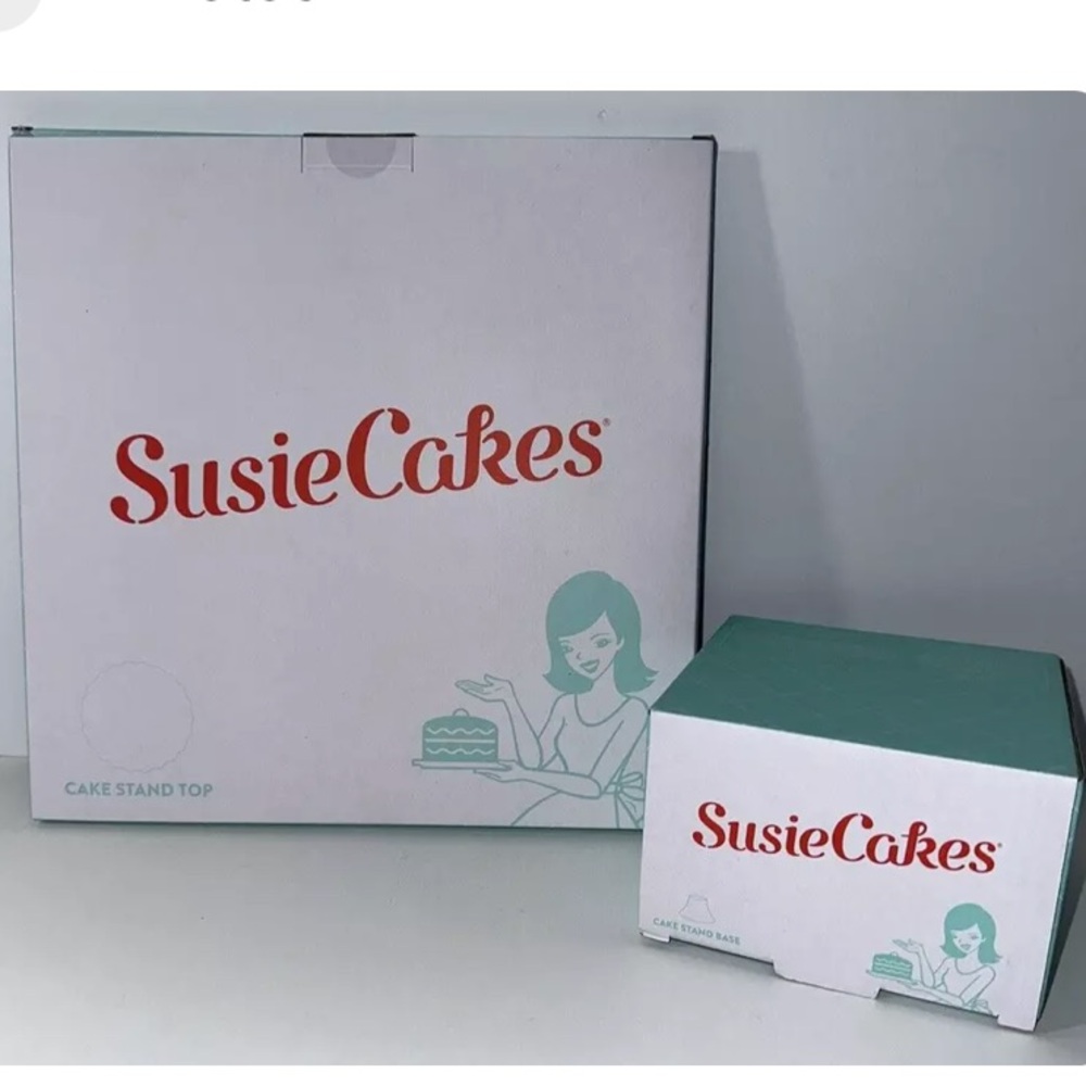 NEW - Susie Cakes Cake Stand - Base & Top - Melamine 10" ScallopedNEW